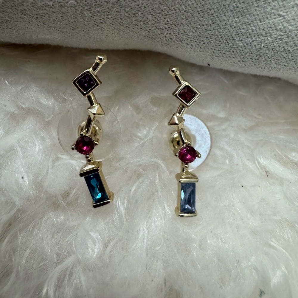 Kendra Scott Sutton Gold Linear Ear Climbers View 4